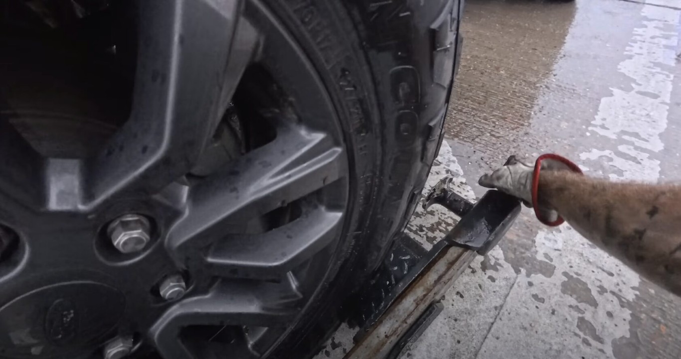 Accident recovery and winching service